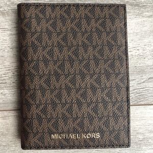 Michael Kors / Bedford / Travel Passport Wallet